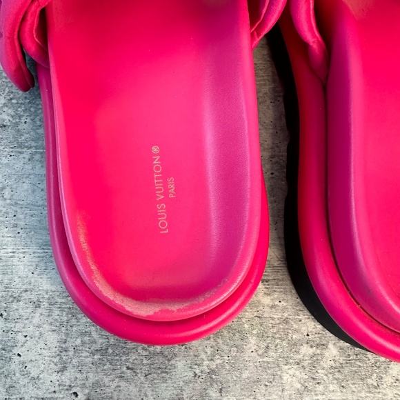 Louis Vuitton Pool Pillow Flat Comfort Slides - Picture 6 of 14